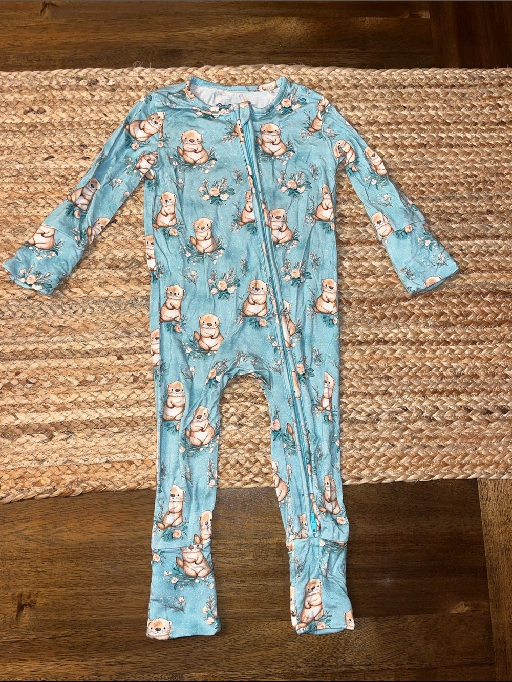 Poshtot bamboo sleeper / outfit 12-18m otters super cute